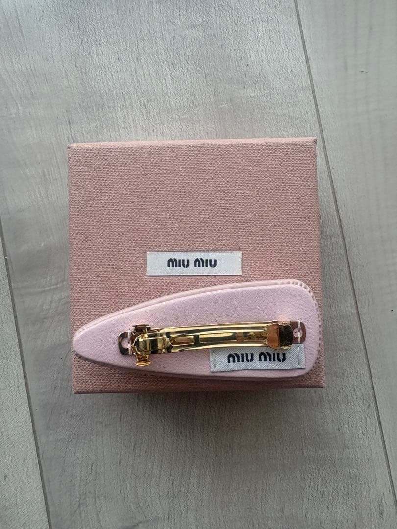 miu miu バレッタ(ピンク)