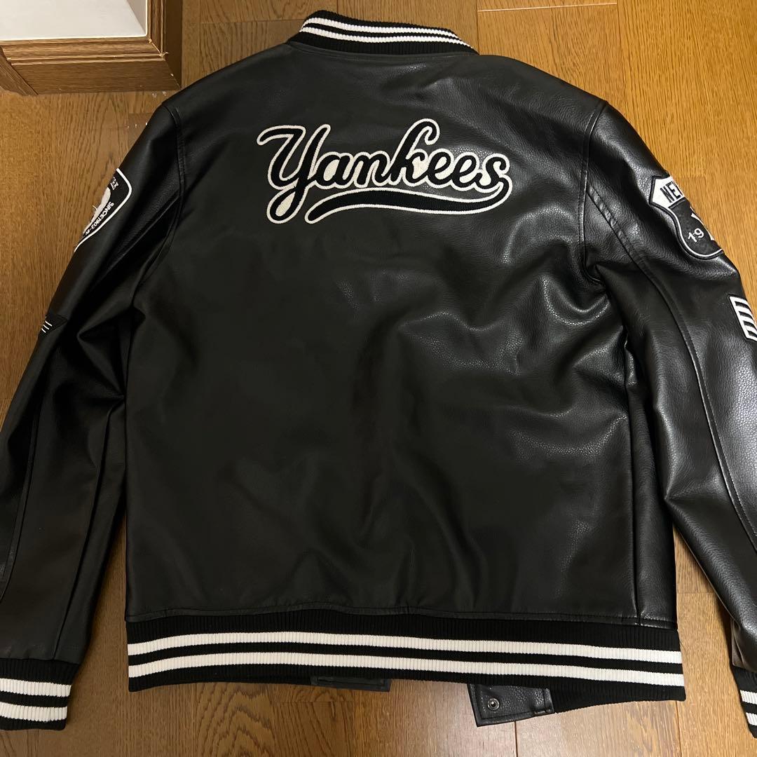MLB ニューヨーク・ヤンキース スタジャン ジャケット ブラック