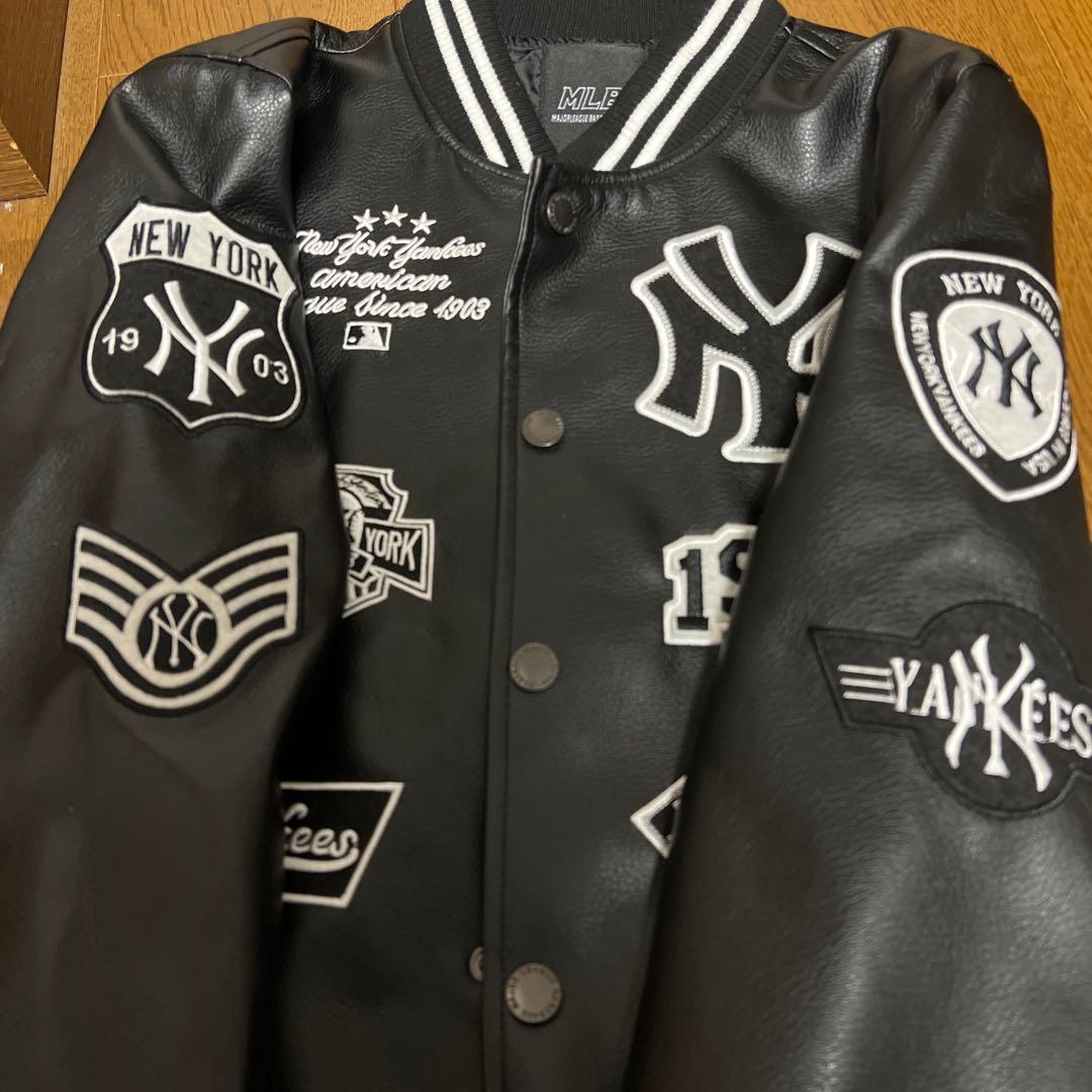 MLB ニューヨーク・ヤンキース スタジャン ジャケット ブラック