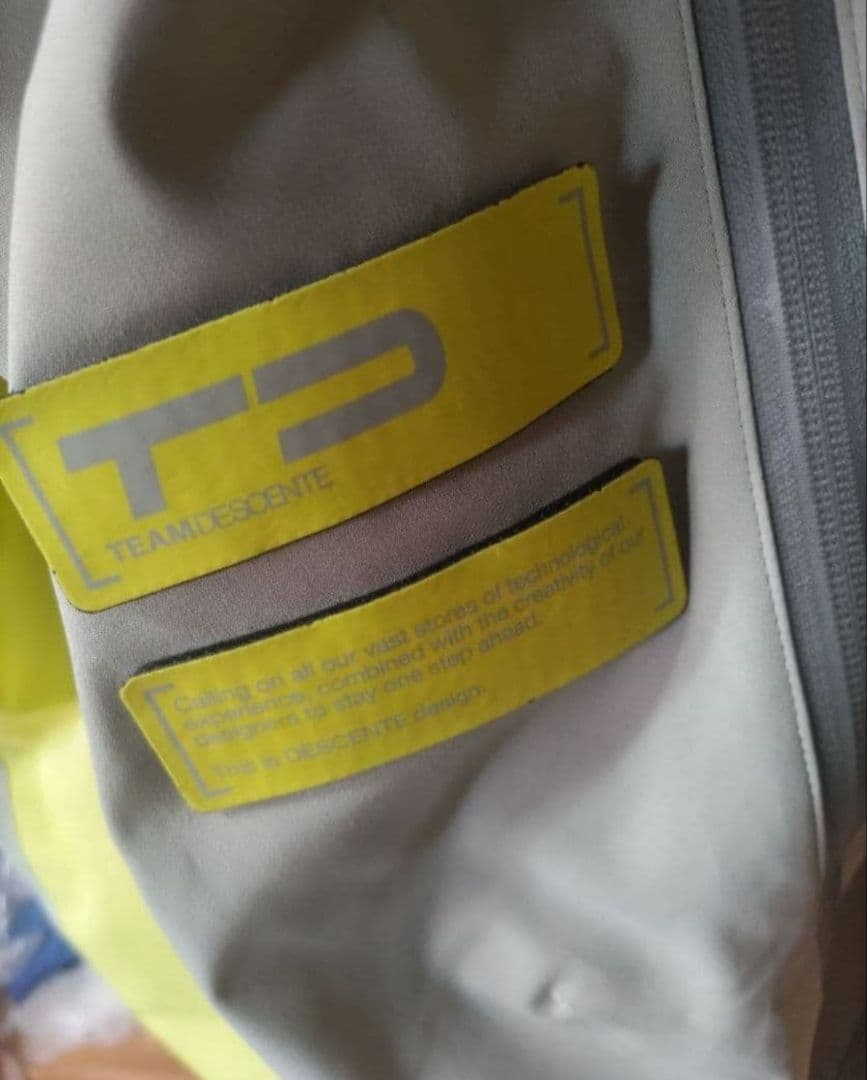 ¥20.000 値下げ‼️TEAM DESCENT ウエア