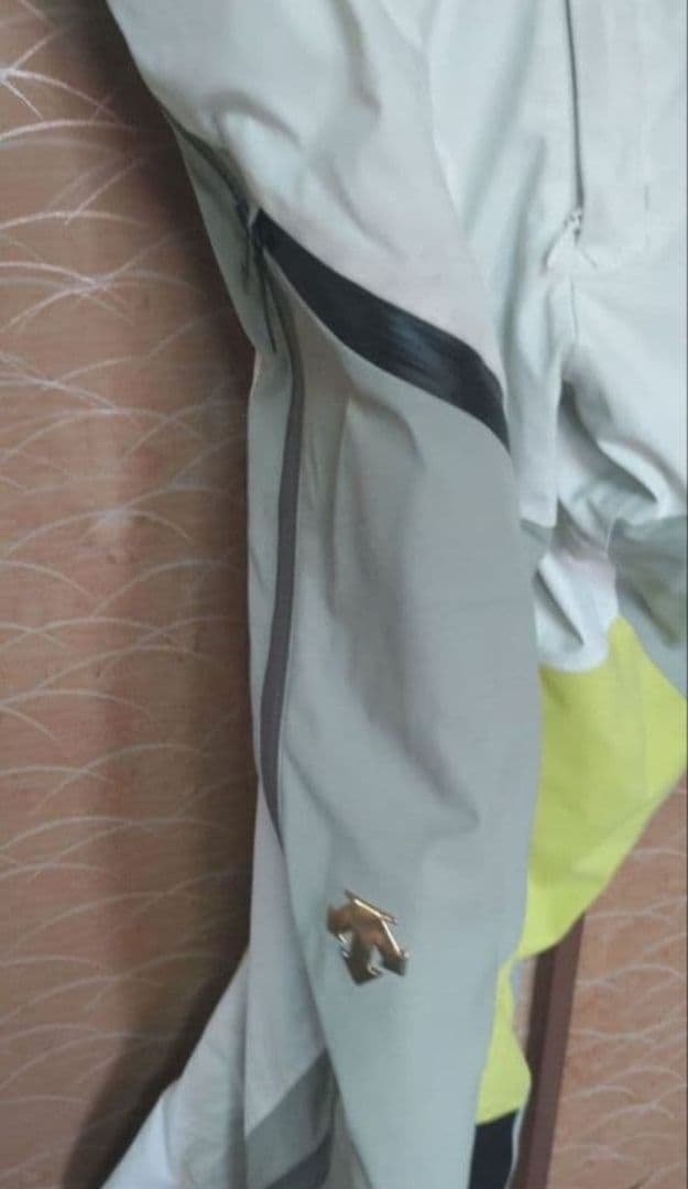 ¥20.000 値下げ‼️TEAM DESCENT ウエア