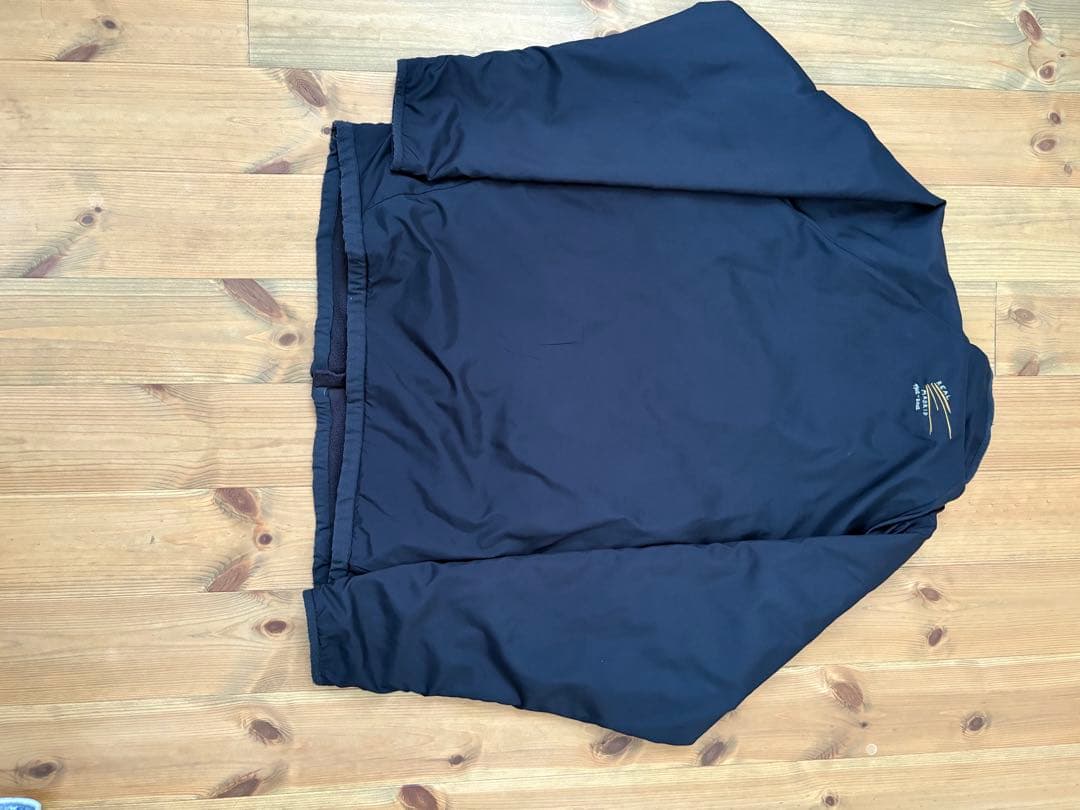 レアル・マドリード ウィンドブレーカー 黒　リバーシブル