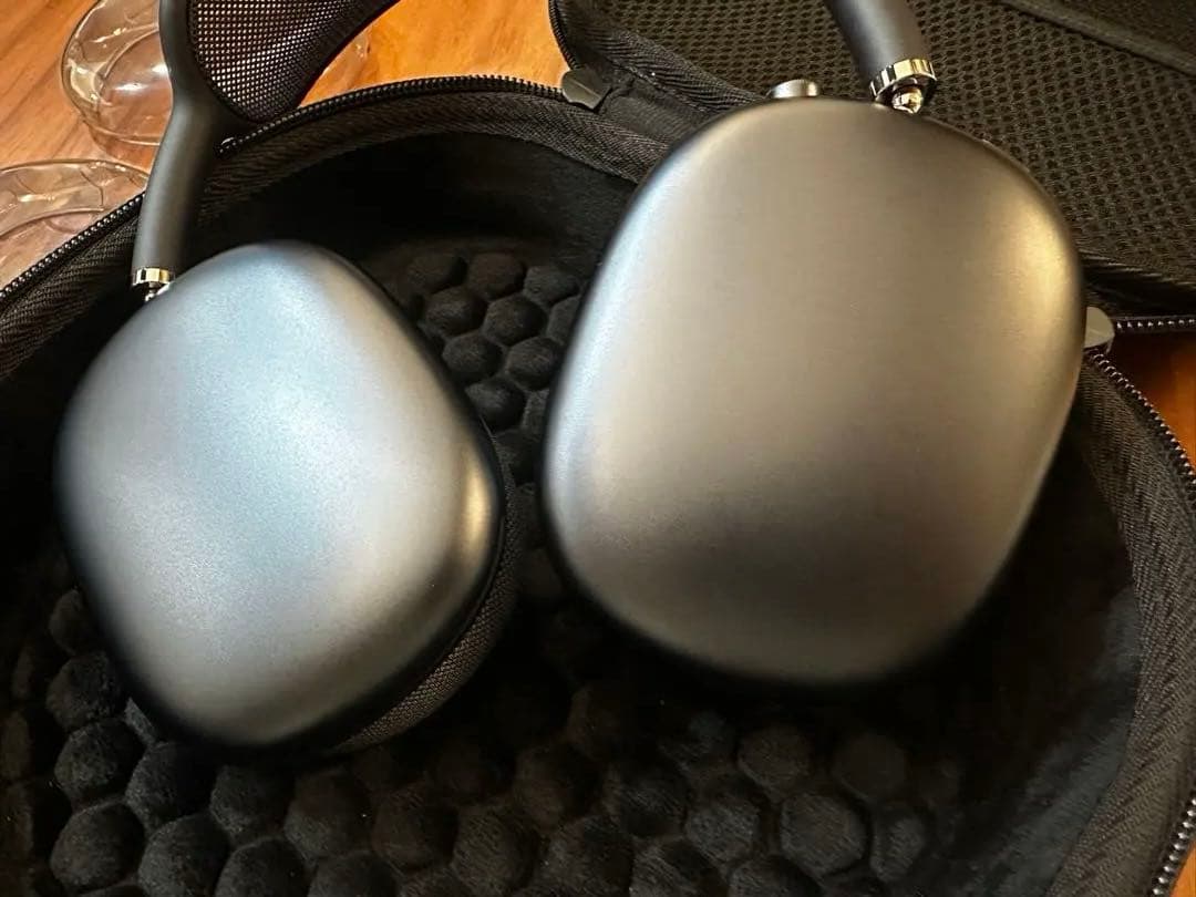 AirPods MAX 2世代 ミッドナイト ハードケース付き