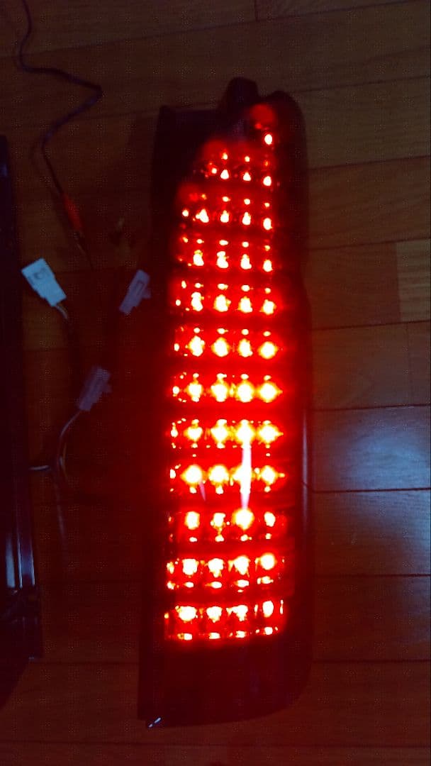 ■トヨタ200系ハイエース フルLEDフルファイバーテール左右スモークブラック■