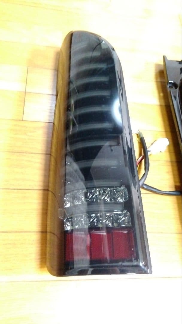 ■トヨタ200系ハイエース フルLEDフルファイバーテール左右スモークブラック■