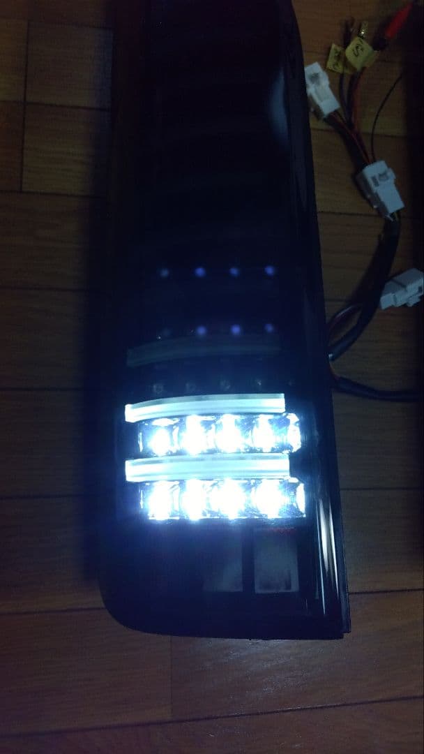 ■トヨタ200系ハイエース フルLEDフルファイバーテール左右スモークブラック■