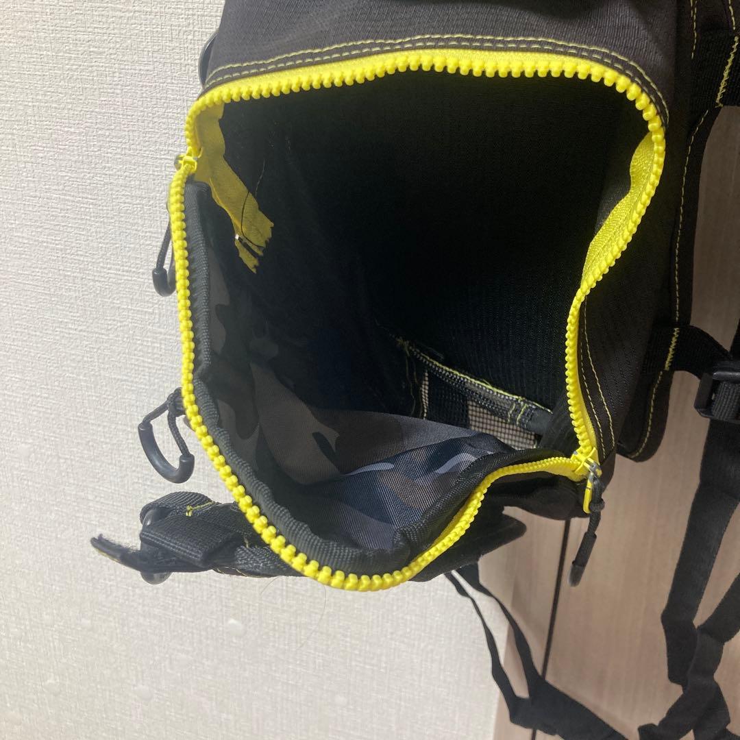 Daiwa フィッシングベスト ブラック/カモフラージュ フローティングベスト