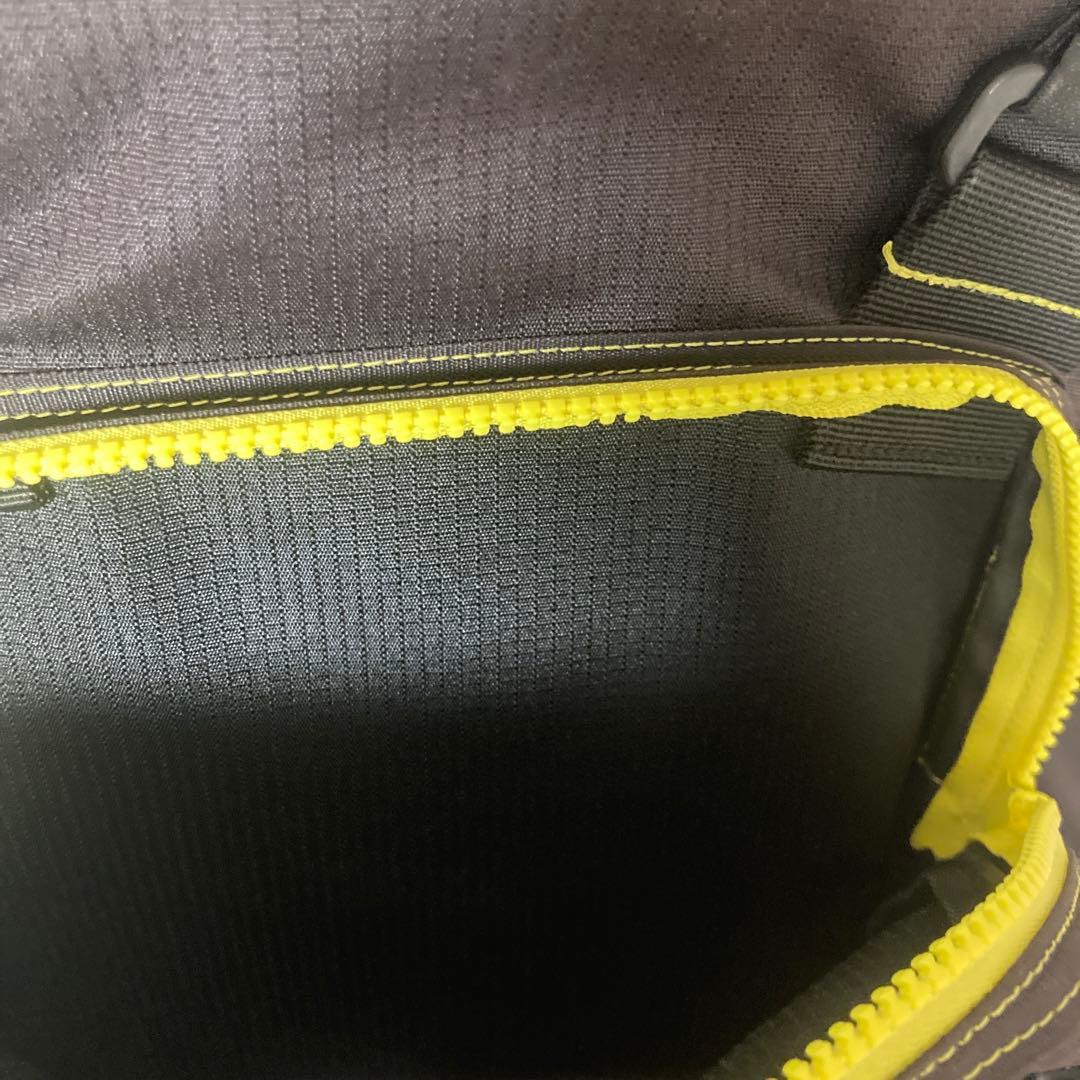 Daiwa フィッシングベスト ブラック/カモフラージュ フローティングベスト