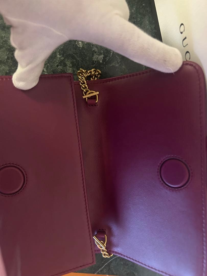 GUCCIグッチショルダーバッグ　ベルベット　ワインレッドカラー