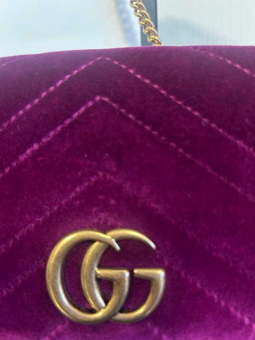 GUCCIグッチショルダーバッグ　ベルベット　ワインレッドカラー