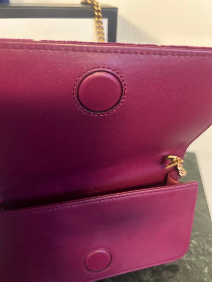GUCCIグッチショルダーバッグ　ベルベット　ワインレッドカラー
