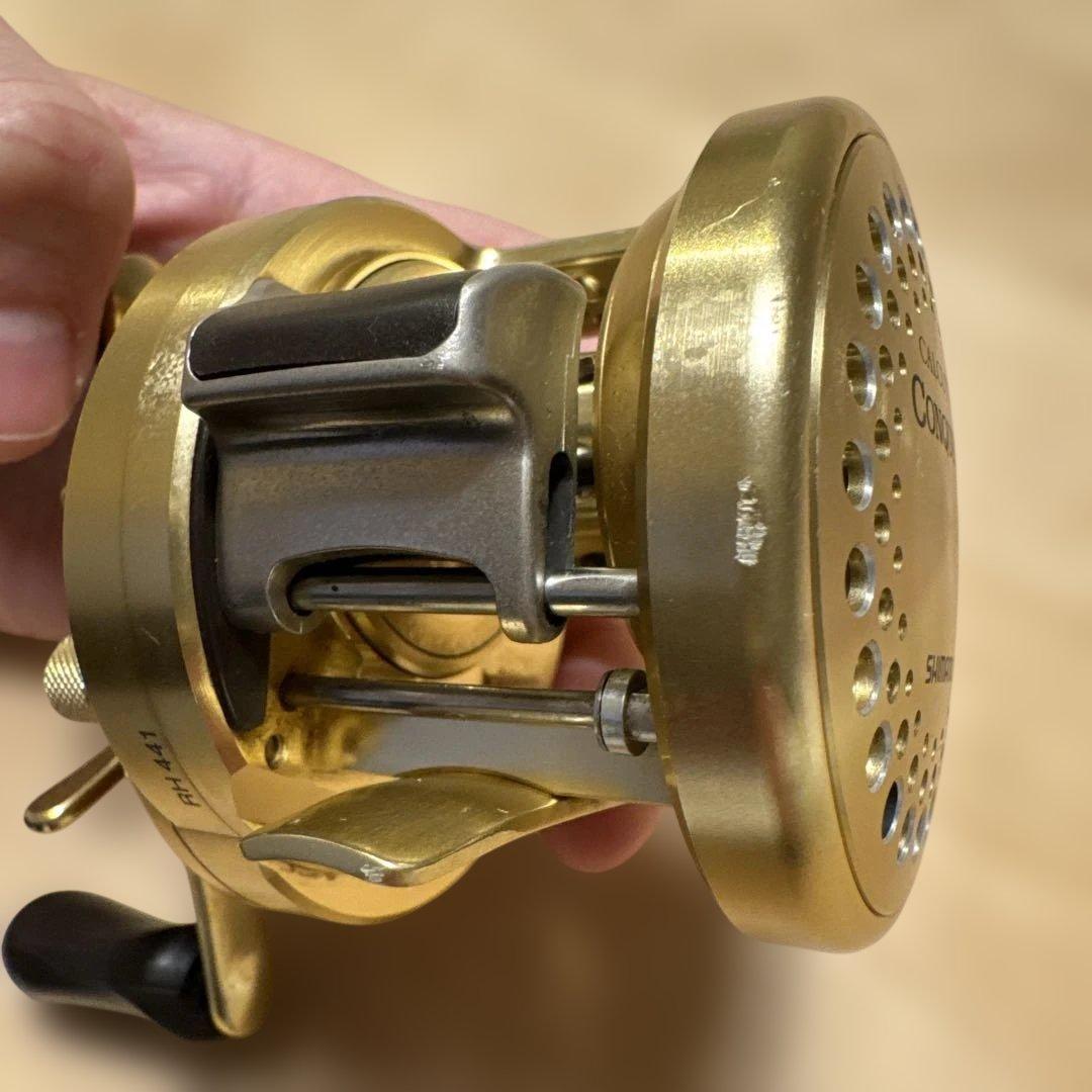 【最終値下】シマノ CALCUTTA CONQUEST 201 ベイトリール