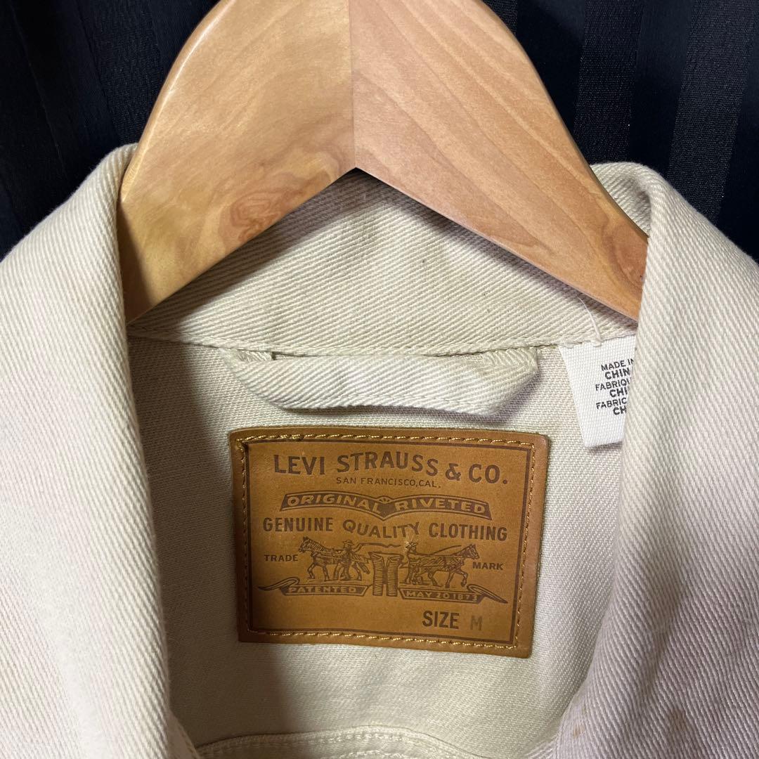 Levi's クリーム色 デニムジャケット Mサイズ