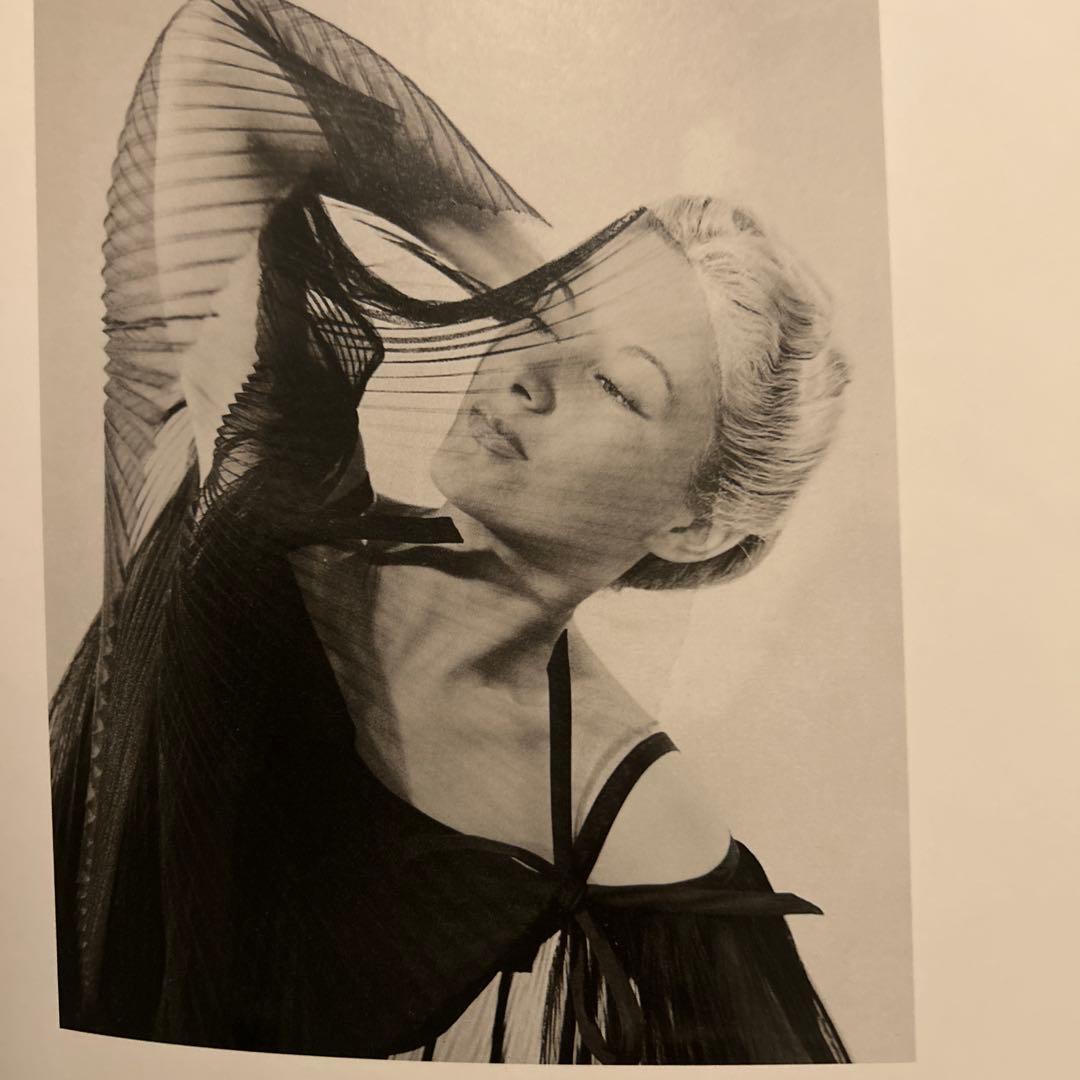 アート・デザイン・音楽 Blumenfeld: A Fetish for Beauty