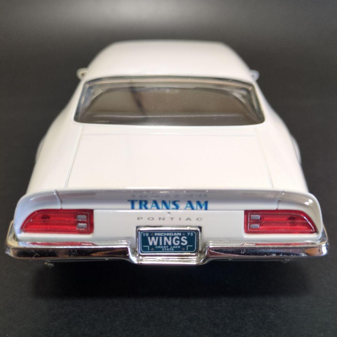 1/18ミニカー　ポンティアック·ファイアーバード·トランザム