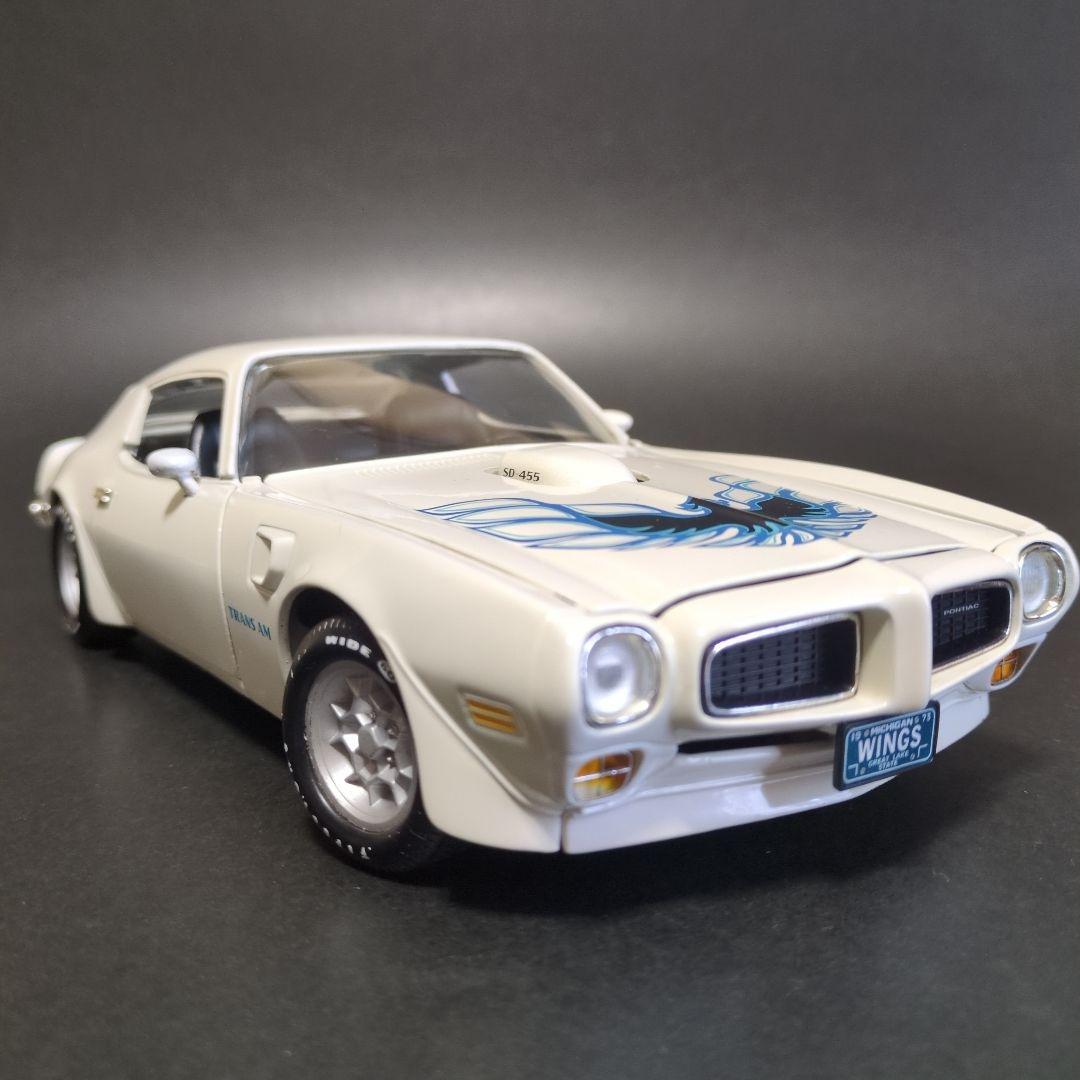 1/18ミニカー　ポンティアック·ファイアーバード·トランザム
