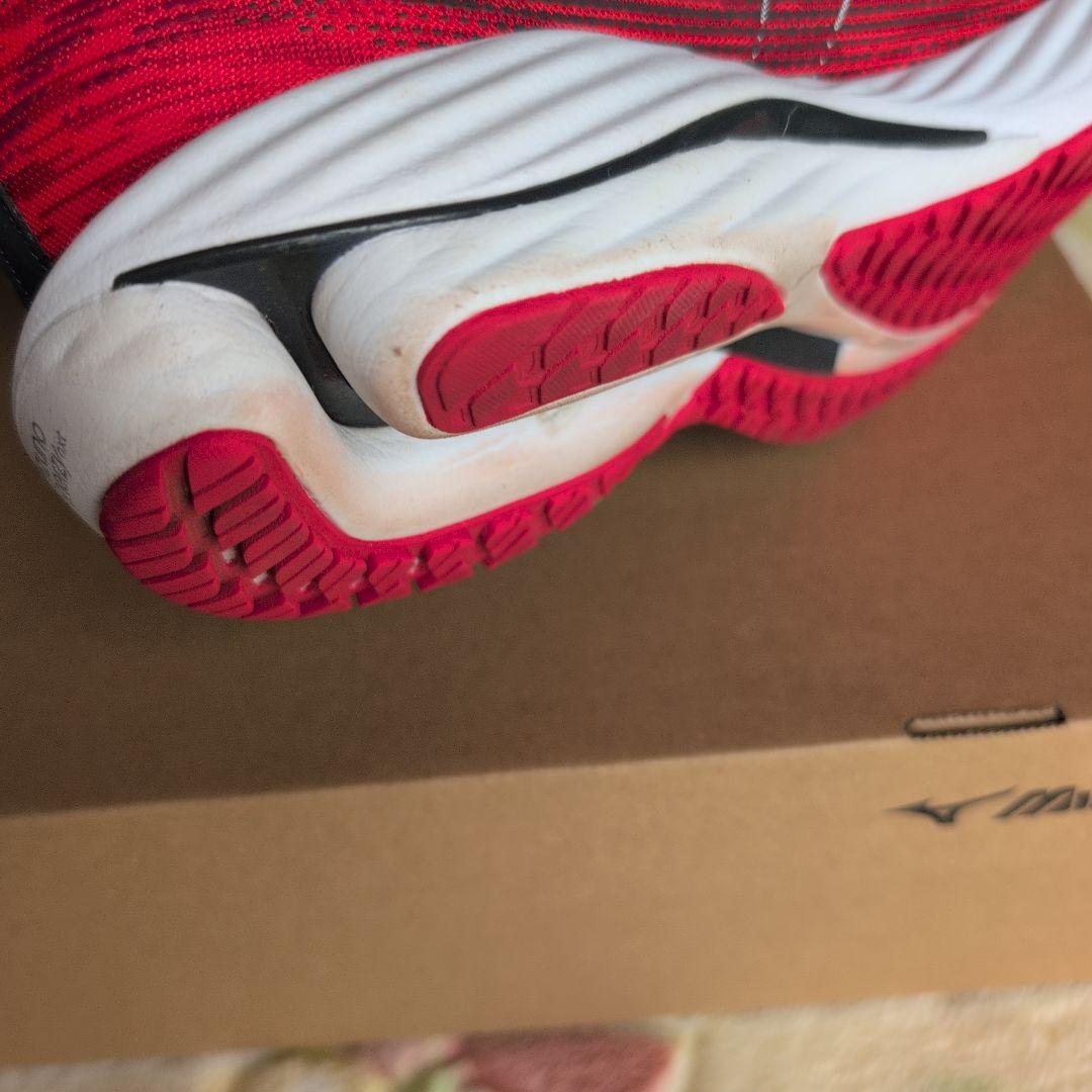 専用品MIZUNO　ウェーブライダー28 SW （26.5cm）