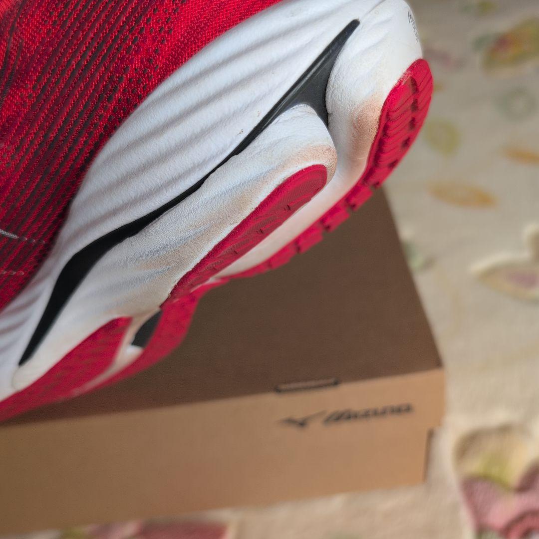 専用品MIZUNO　ウェーブライダー28 SW （26.5cm）