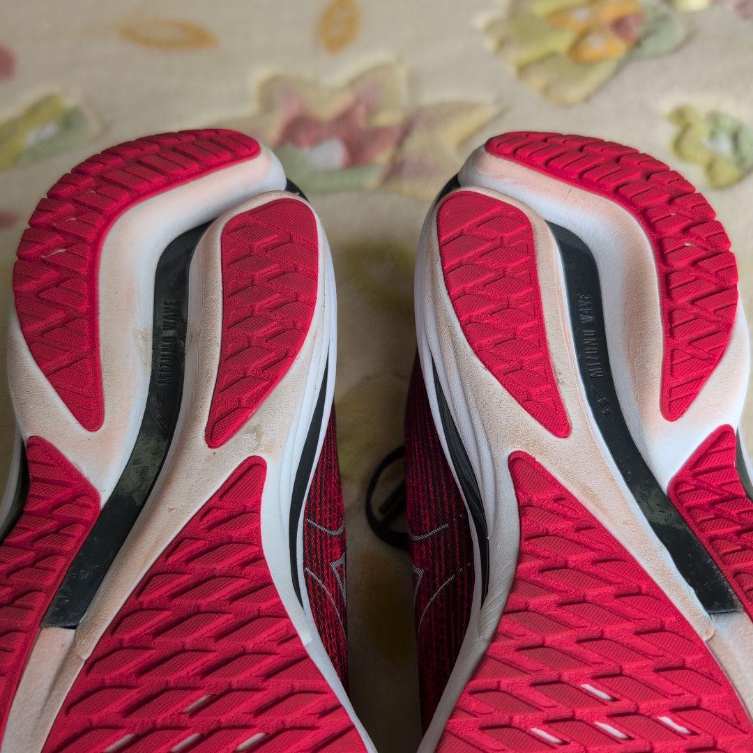 専用品MIZUNO　ウェーブライダー28 SW （26.5cm）