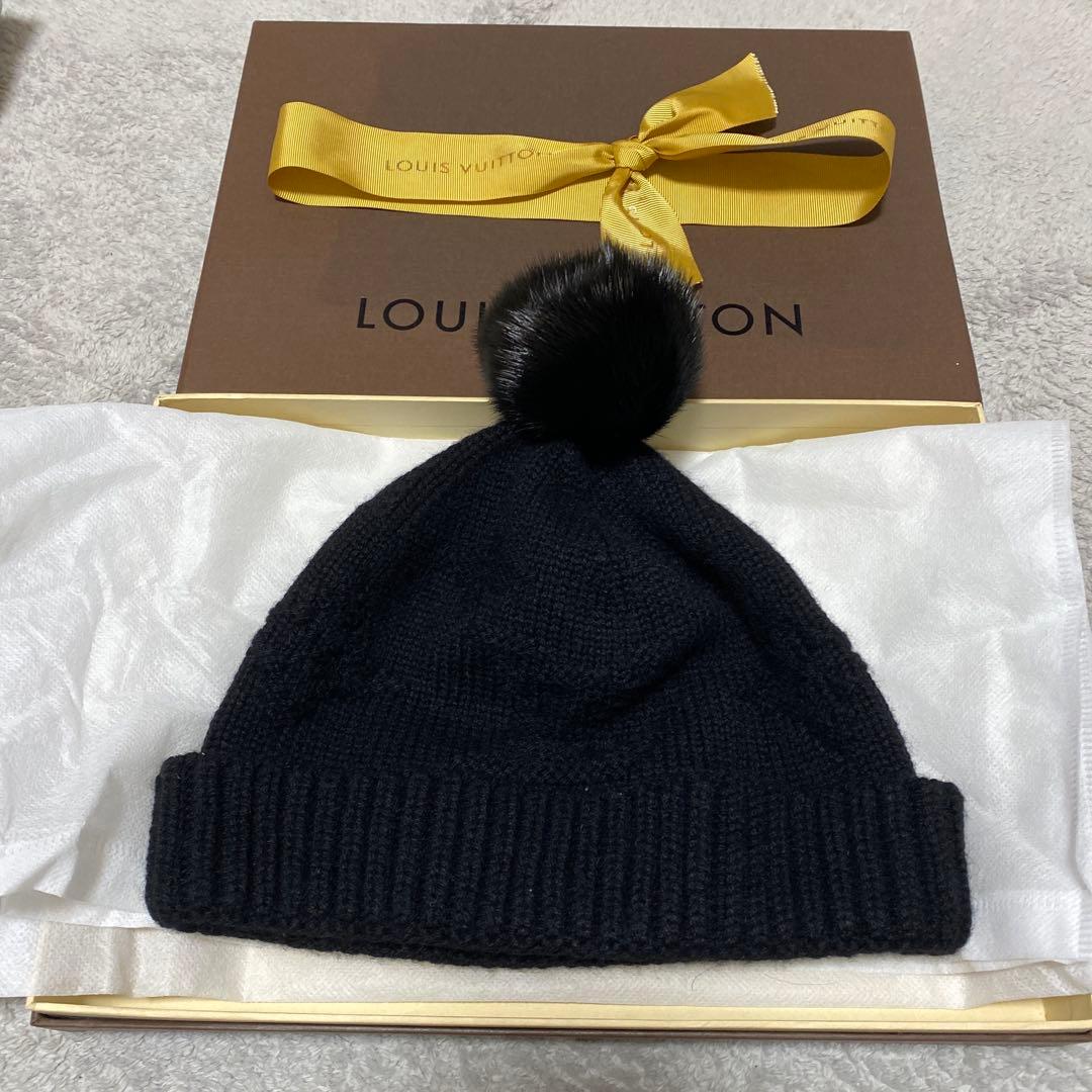 Louis Vuitton 黒ニット帽 ミンク付きポンポン　ビーニー　ボンボン
