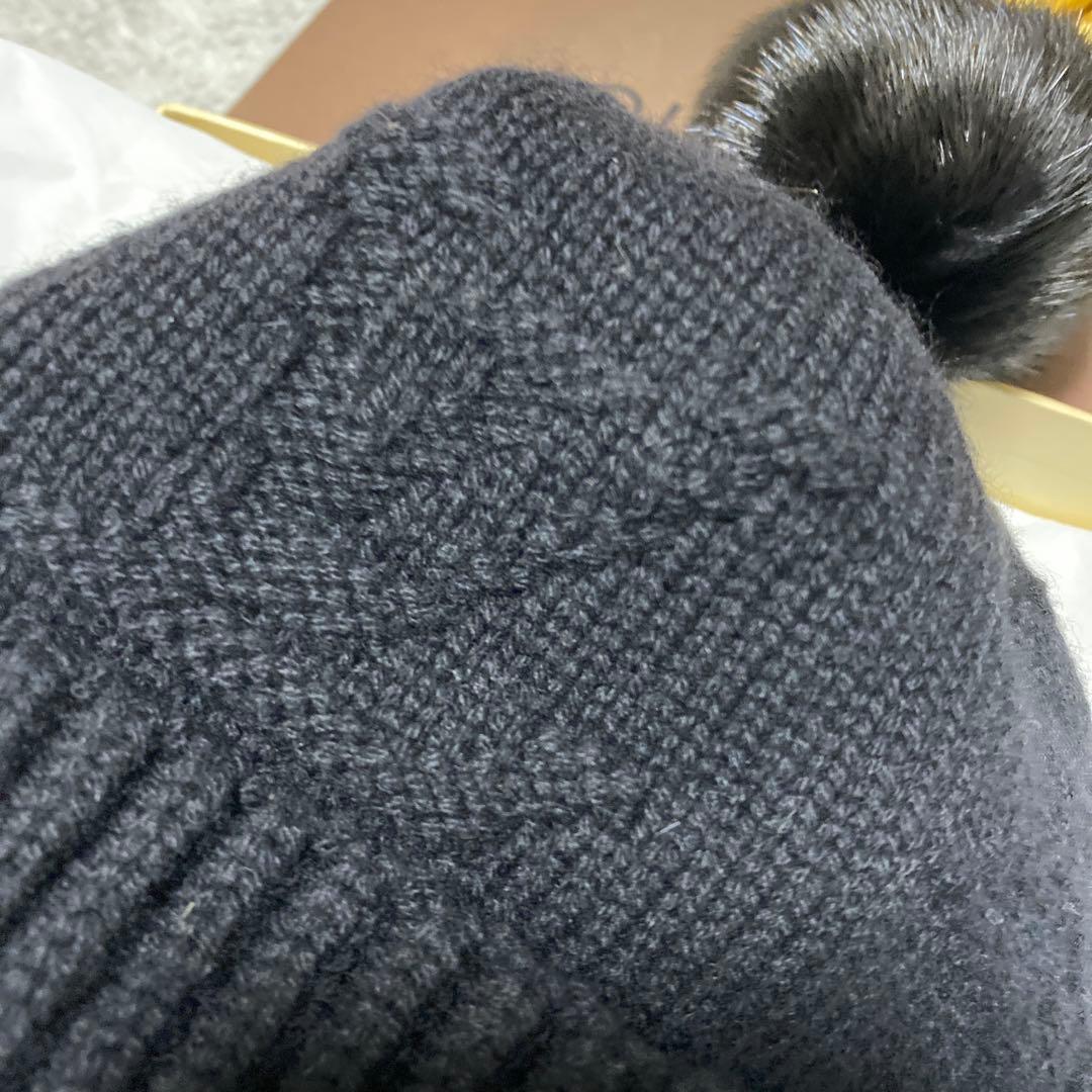Louis Vuitton 黒ニット帽 ミンク付きポンポン　ビーニー　ボンボン