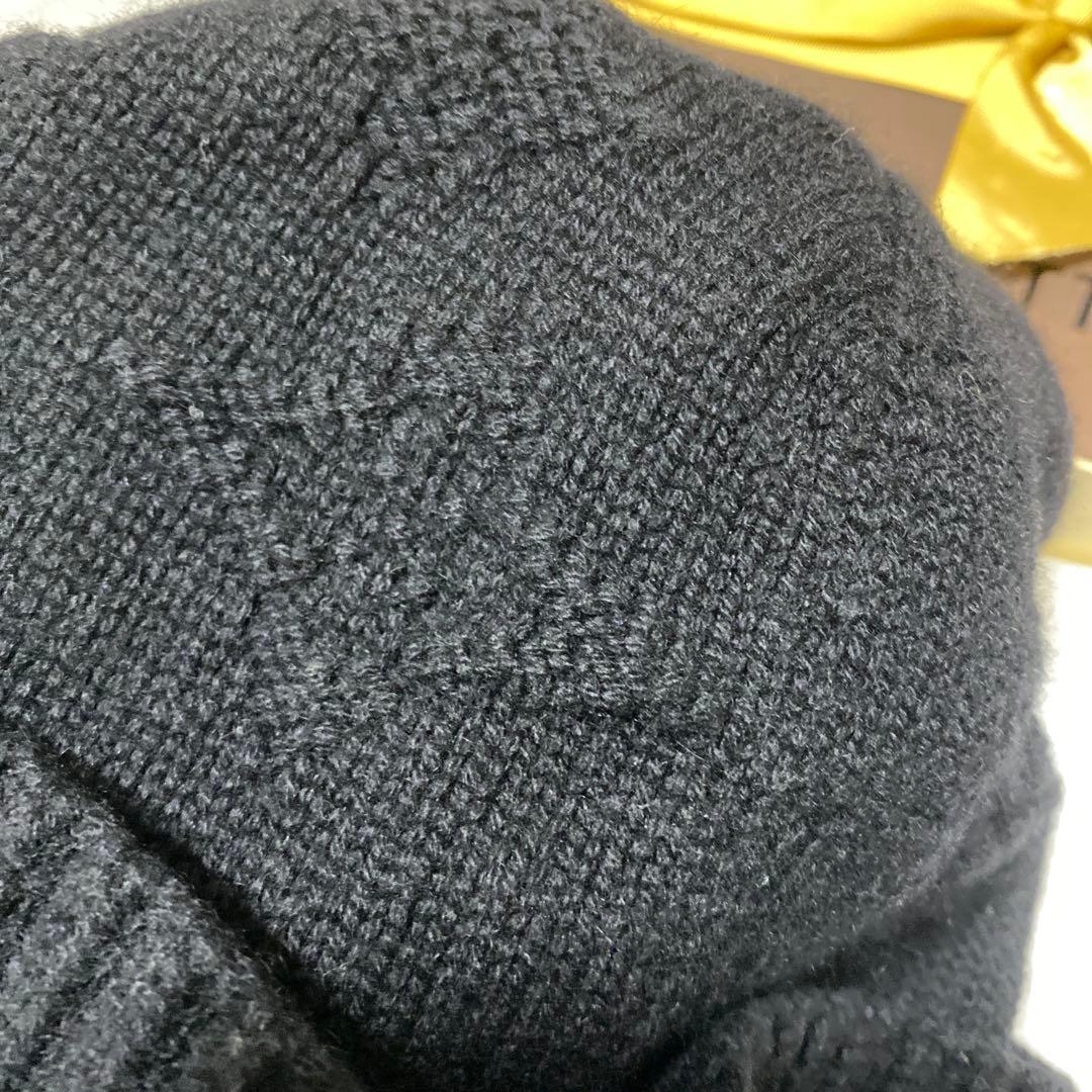 Louis Vuitton 黒ニット帽 ミンク付きポンポン　ビーニー　ボンボン