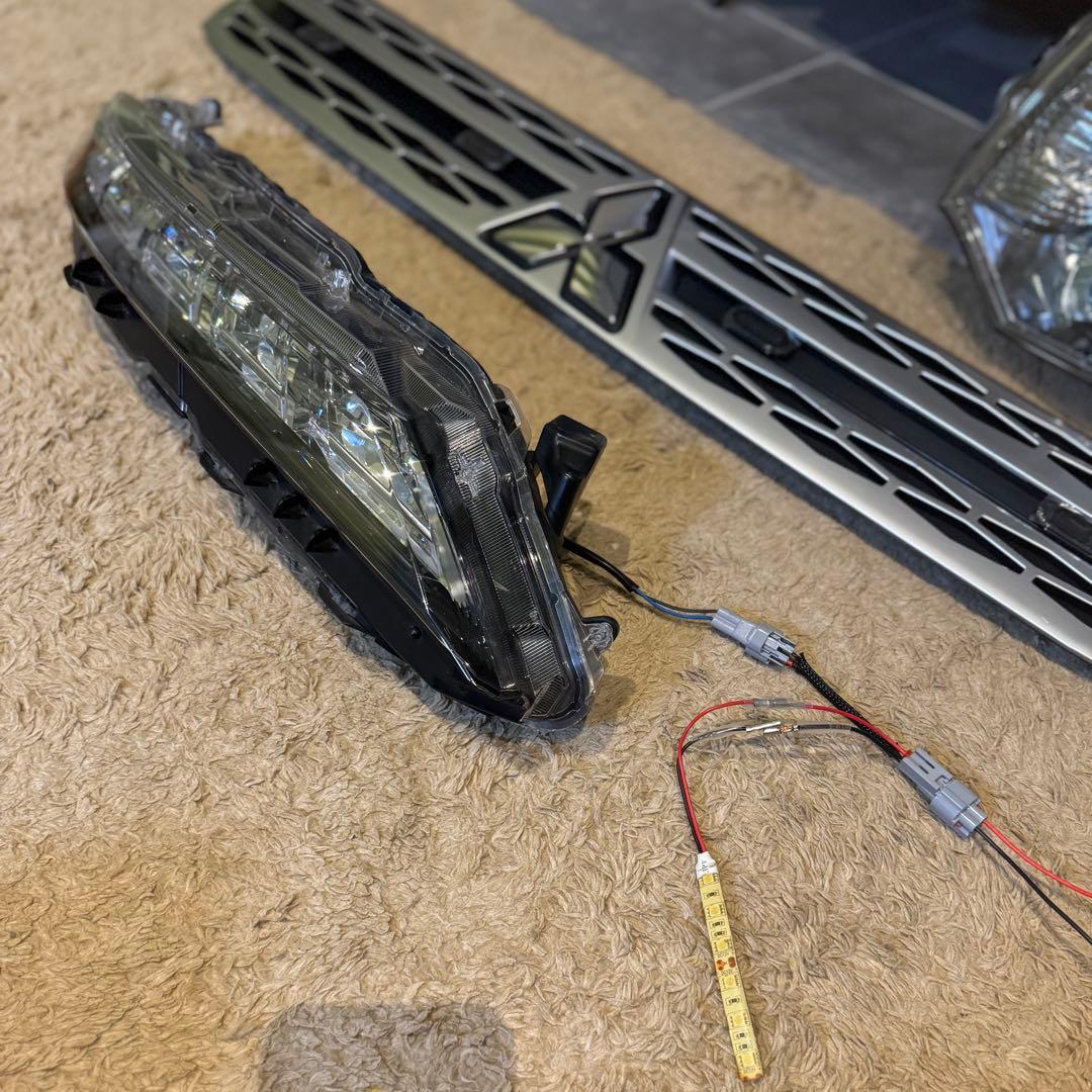 中期？　デリカD5 （下グリル用）グリルマーカー　ACC・スモール分岐ハーネス