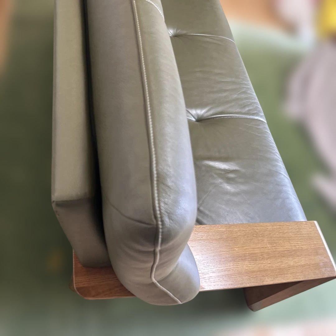 オリーブグリーン レザー 2人掛けソファ