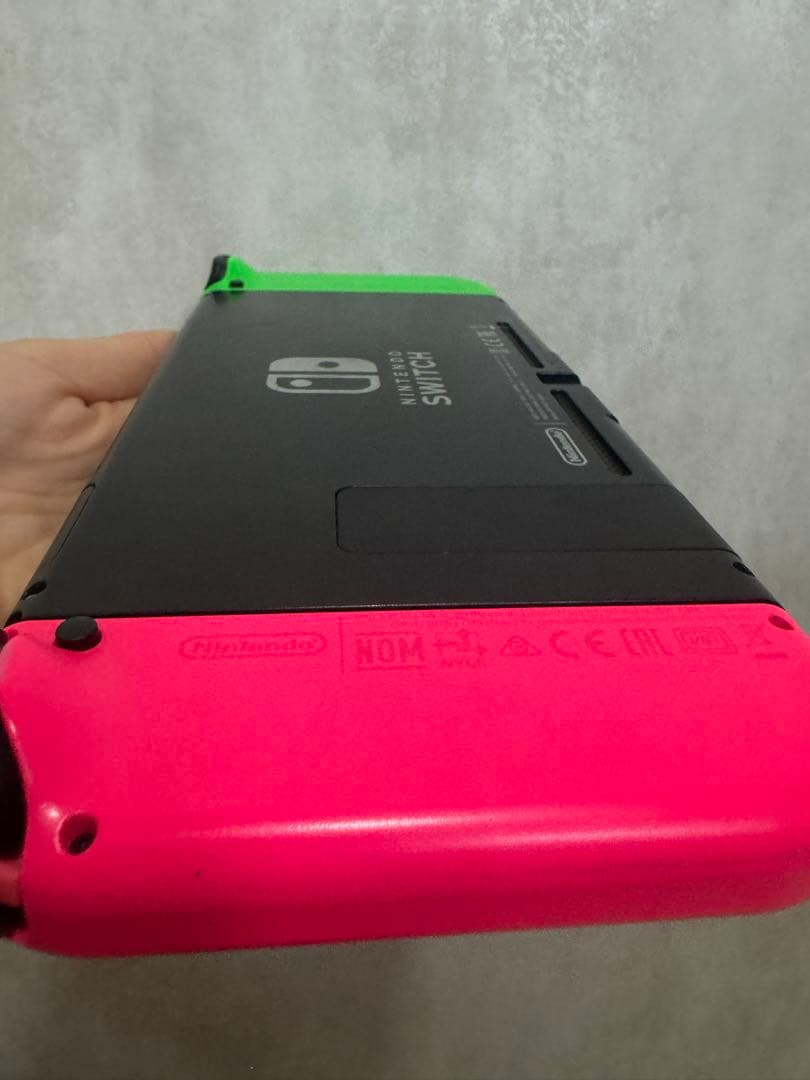 充電式グリップNintendo Switch ネオンピンク・ネオングリーン 本体