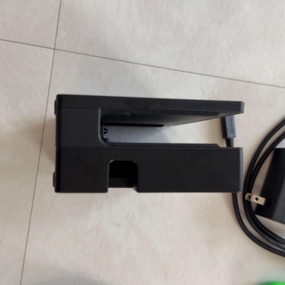 充電式グリップNintendo Switch ネオンピンク・ネオングリーン 本体