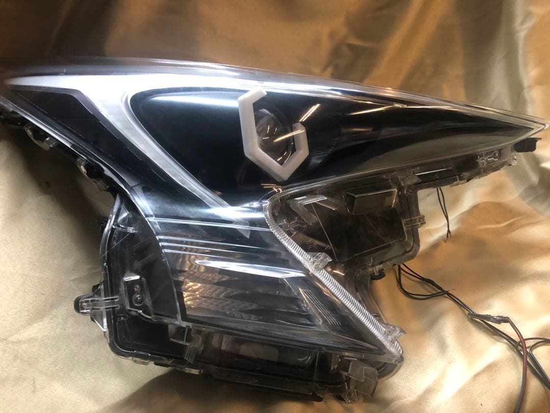 プリウス50前期　rgb六角リング、ポジション　モノアイ紫　ウィポジ青