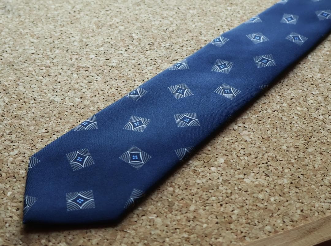 ぴよぴよ 未使用 伊 フランコバッシ ネイビー 幾何学柄 単一柄小紋