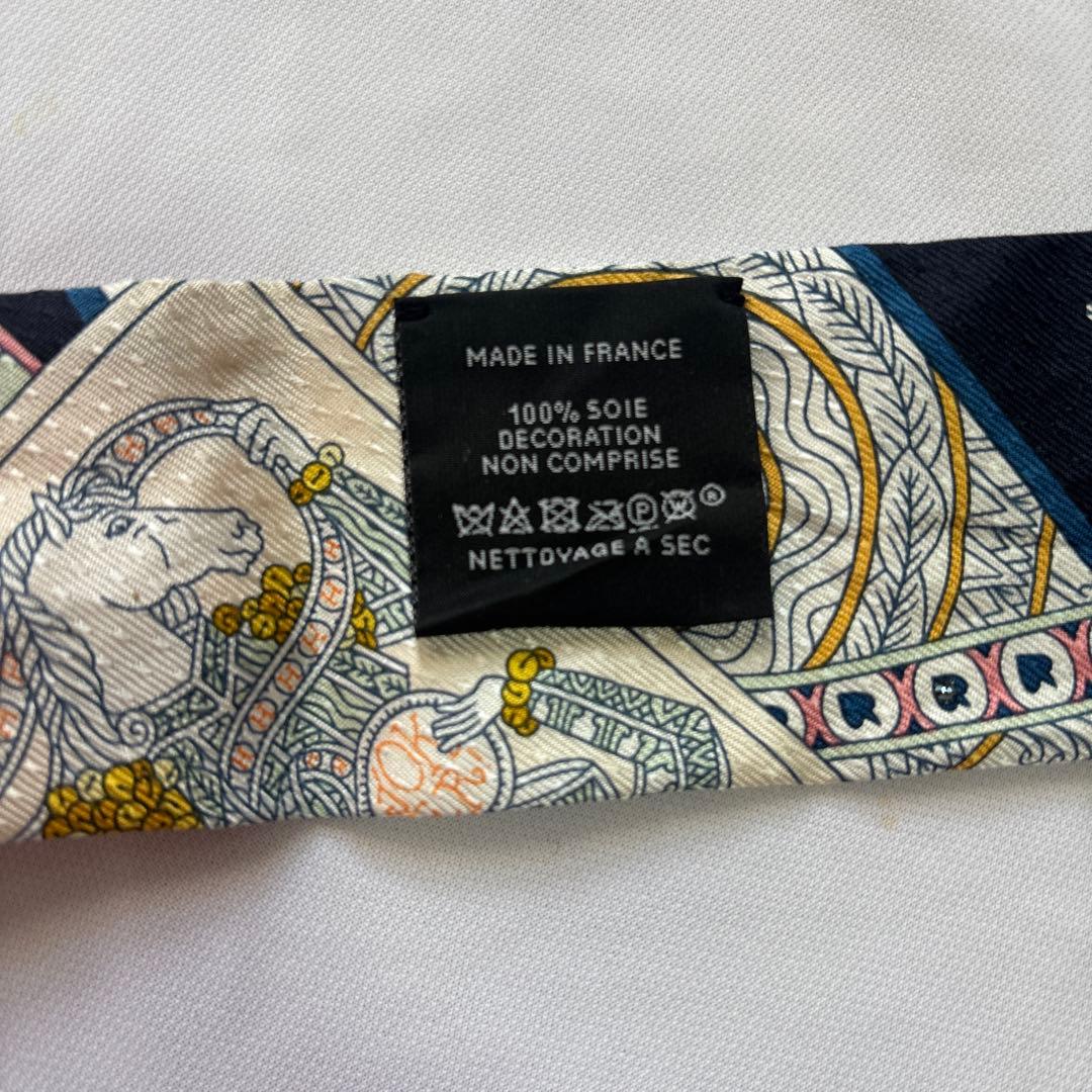 HERMES ツイリー トランプ柄 ラインストーン付きツイリー