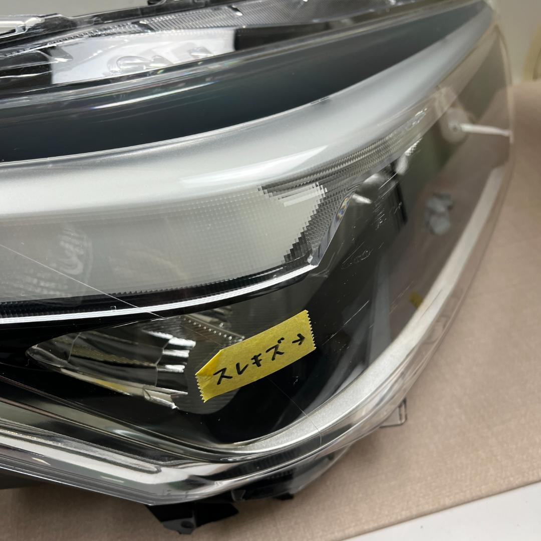 28 トヨタ RAIZE/ライズ ロッキー LED 純正 右側 ヘッドライト