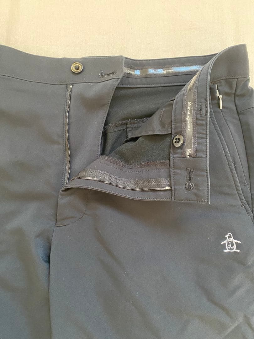 マンシングウェアネイビー スリムフィット ゴルフパンツ