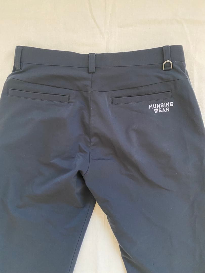 マンシングウェアネイビー スリムフィット ゴルフパンツ