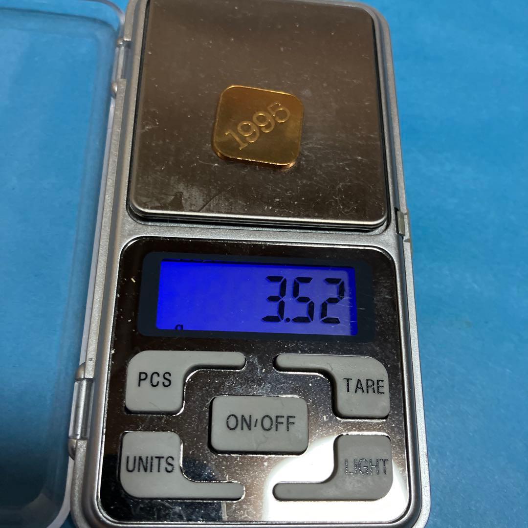 銀インゴット1点純銀メダル2点銅年銘板1点