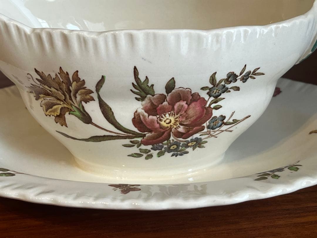 Wedgewood ヴィンテージ　グレービーボート