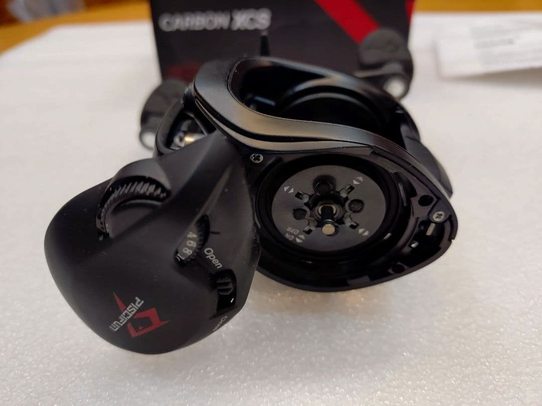 ベイトリール　ピシファン　カーボンXCS　PISCIFUN CARBON XCS