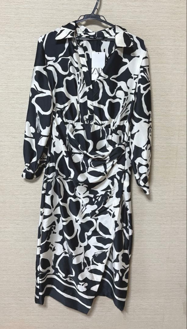新品未使用☆ZARA ロングシャツワンピース 大きめ花柄 モノトーン
