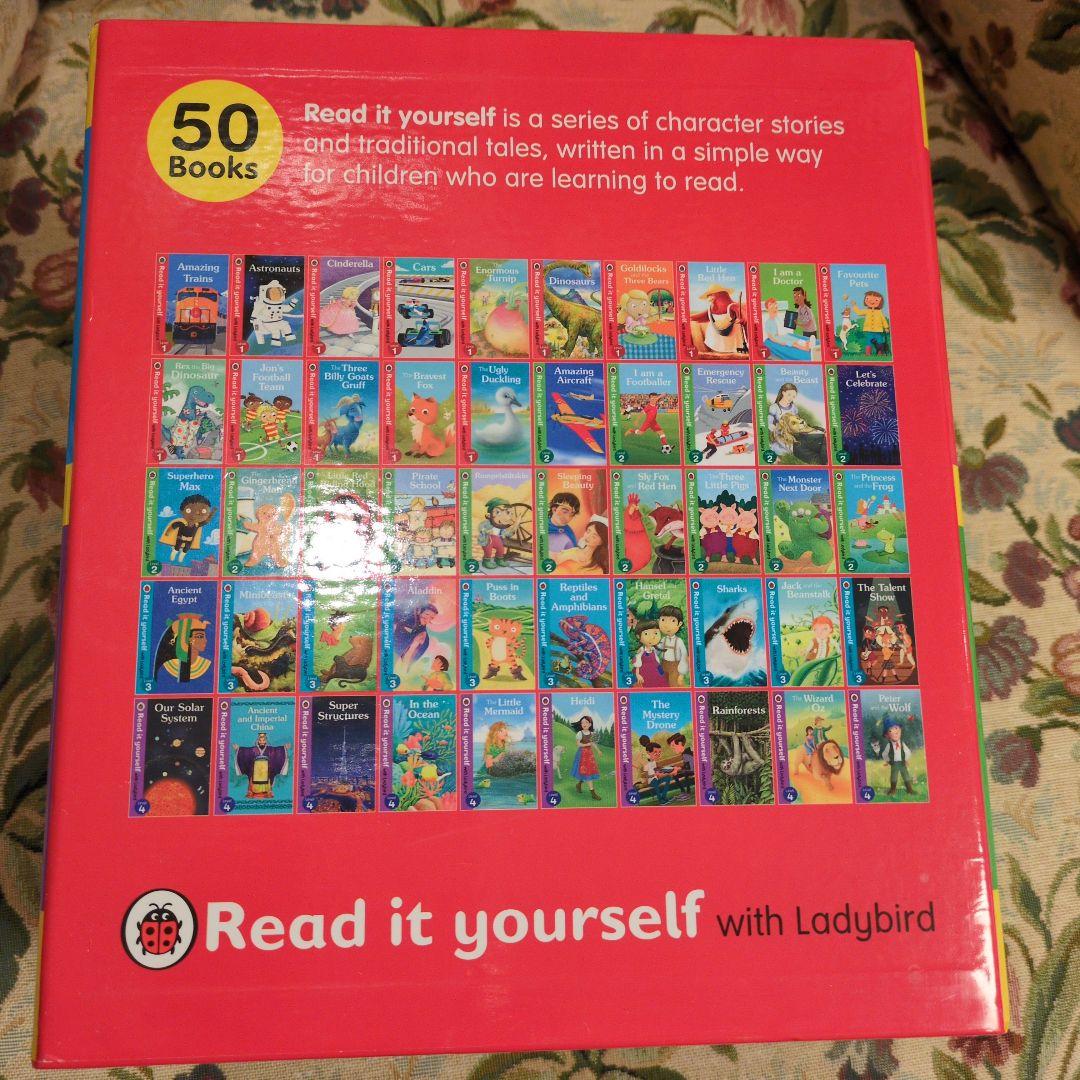 Ladybird社の「Read it yourself」の 50冊 箱入り