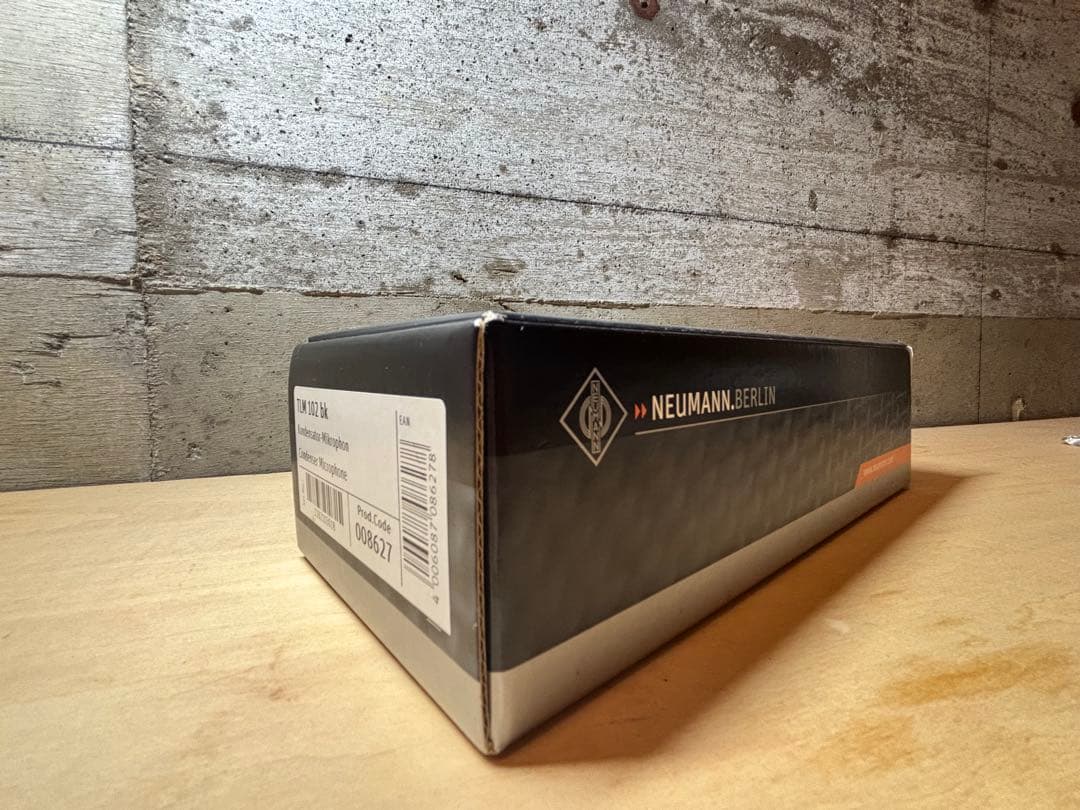 Neumann TLM102 コンデンサーマイク