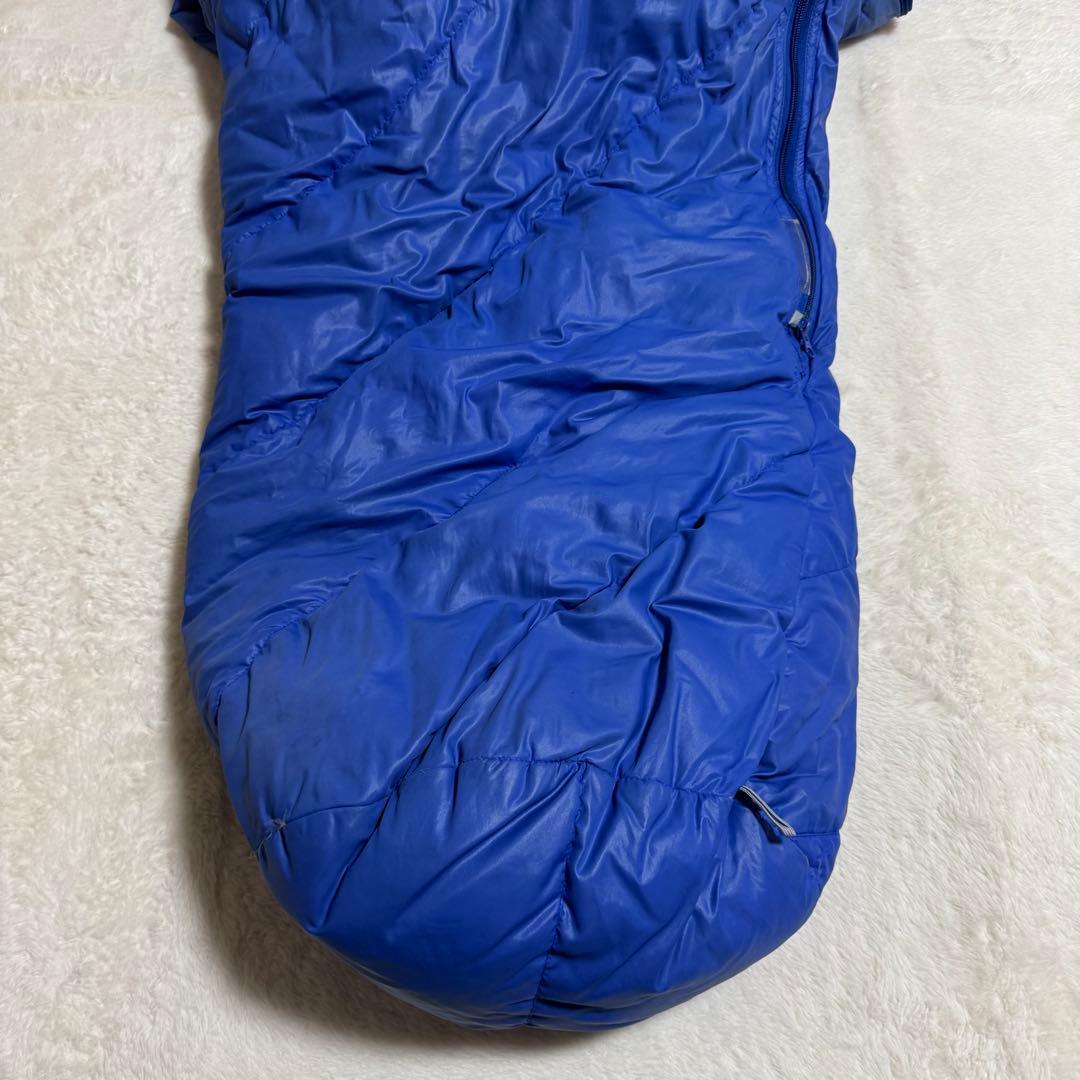 人気モンベル　スパイラルダウンハガー#5ブルー寝袋右ジップ　クリーニング済