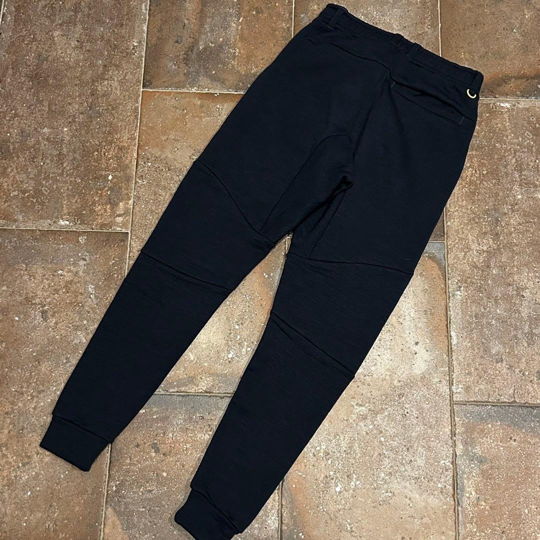 トランスコンチネンツ ゴルフ セットアップ ジップパーカー ジョガーパンツ