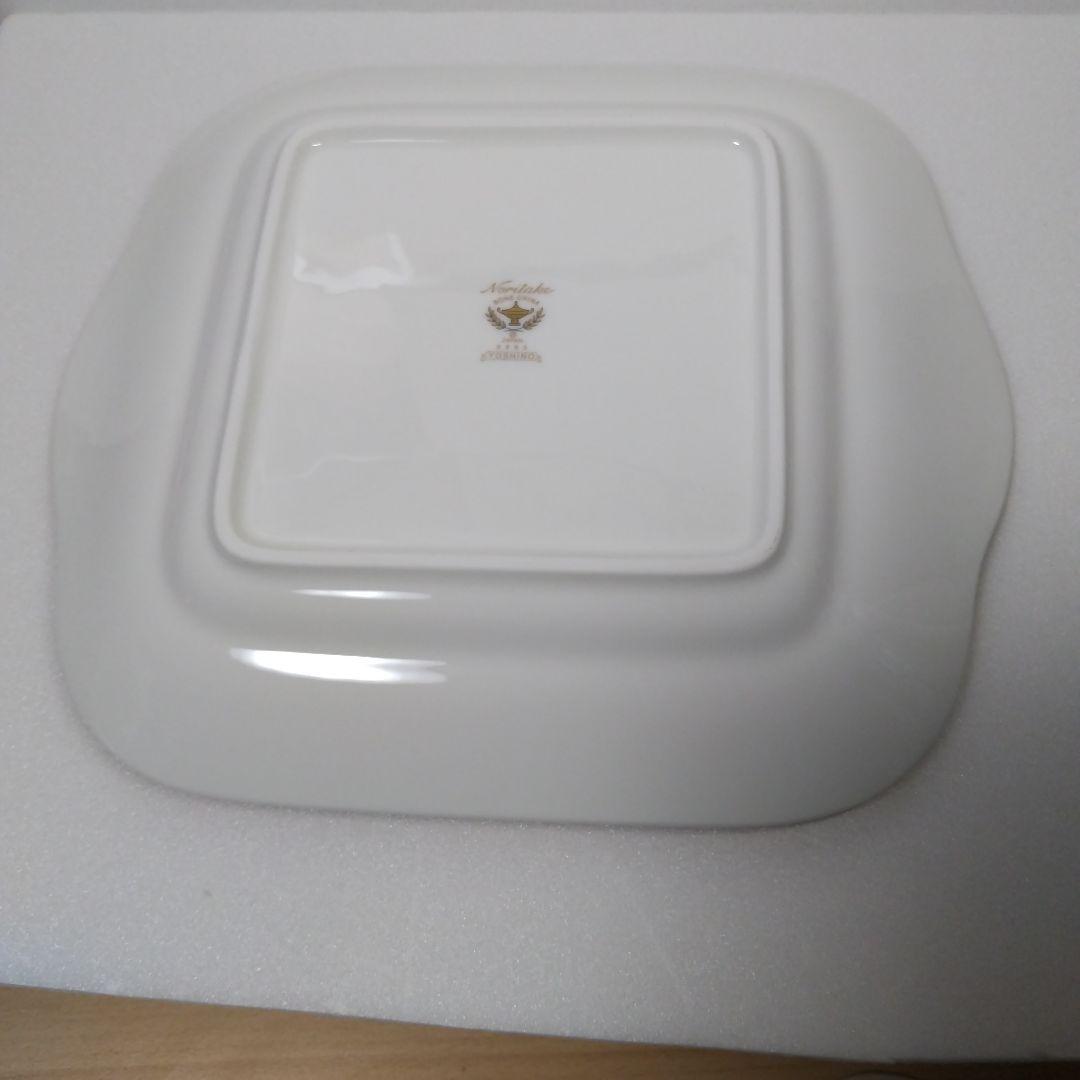 ノリタケ スクエアプレート ヨシノシリーズ