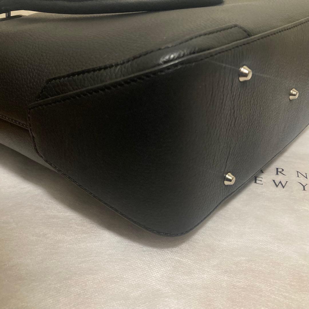 【新品】バーニーズニューヨーク 縦型レザートートバッグ ブラック