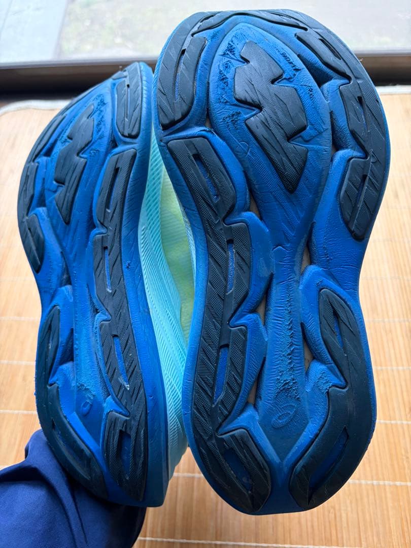 SUPERBLAST スーパーブラスト　アシックス　25.0