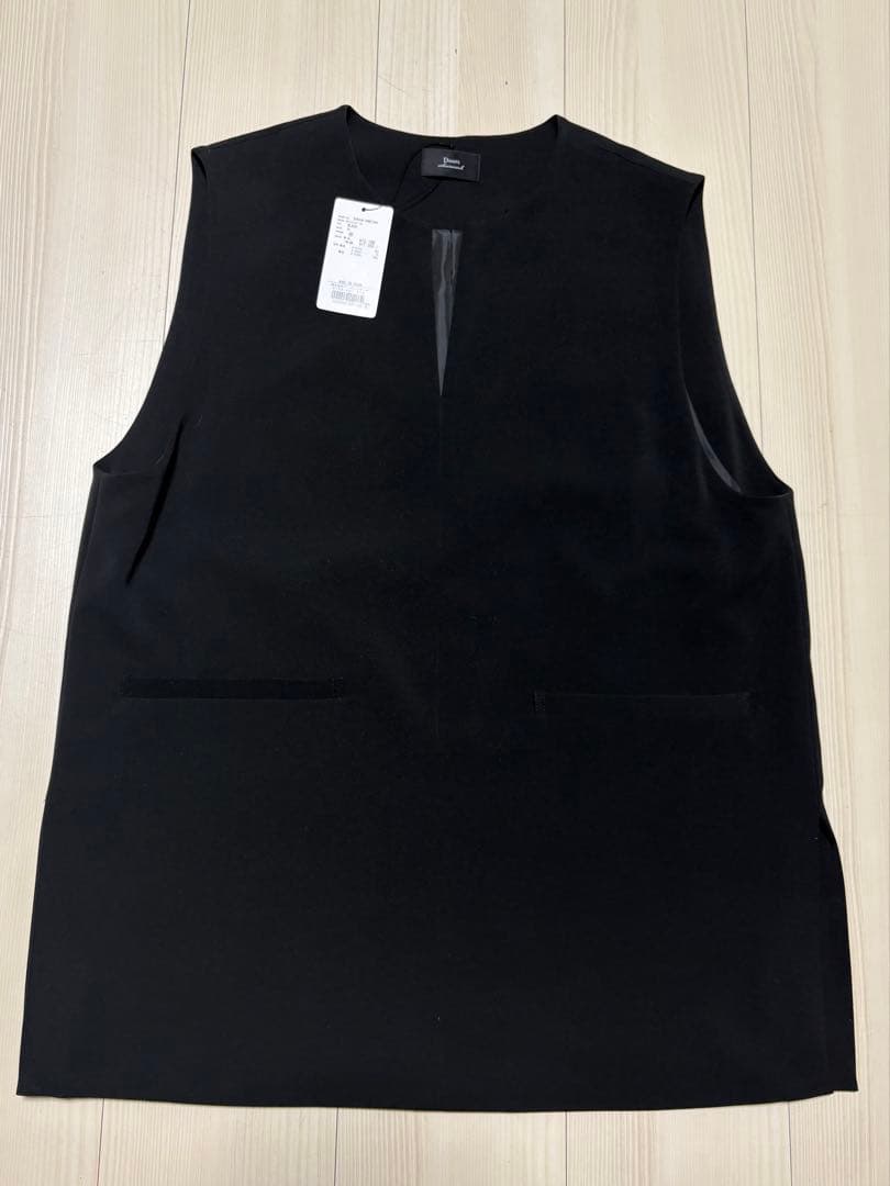 【新品】スリットネックベスト　ブラック