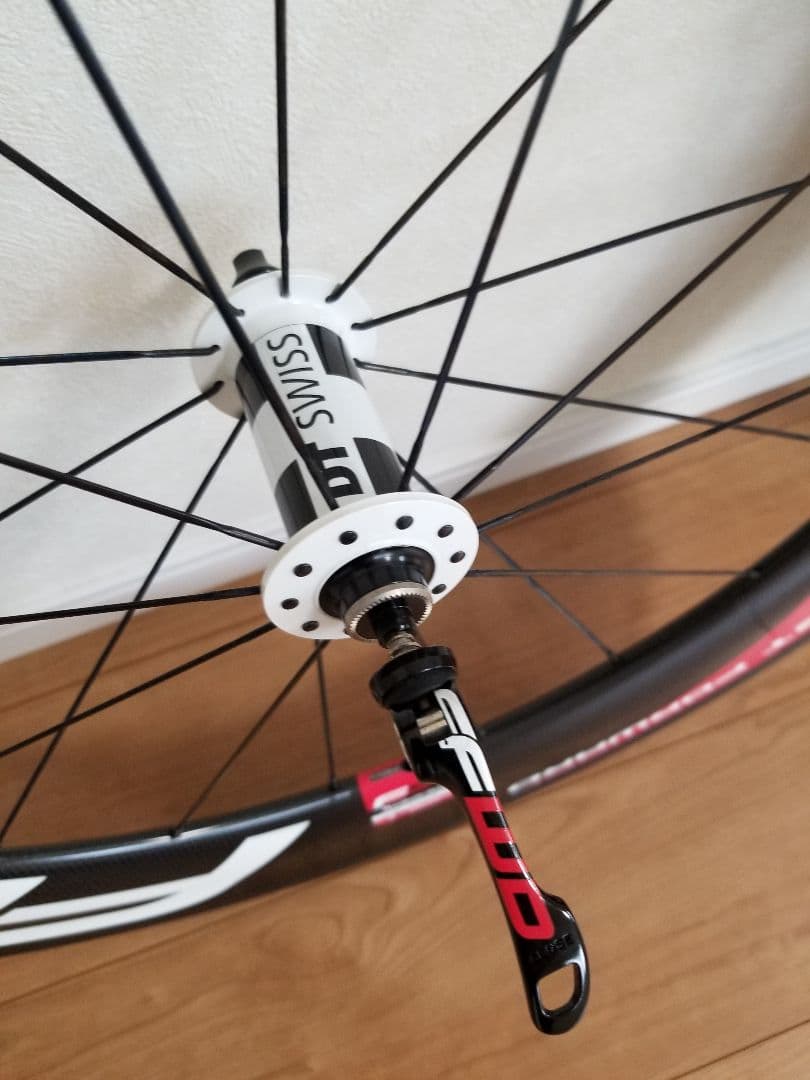 DNA FFWD F9R カーボン ホイール&タイヤ貼り付け 全て込み