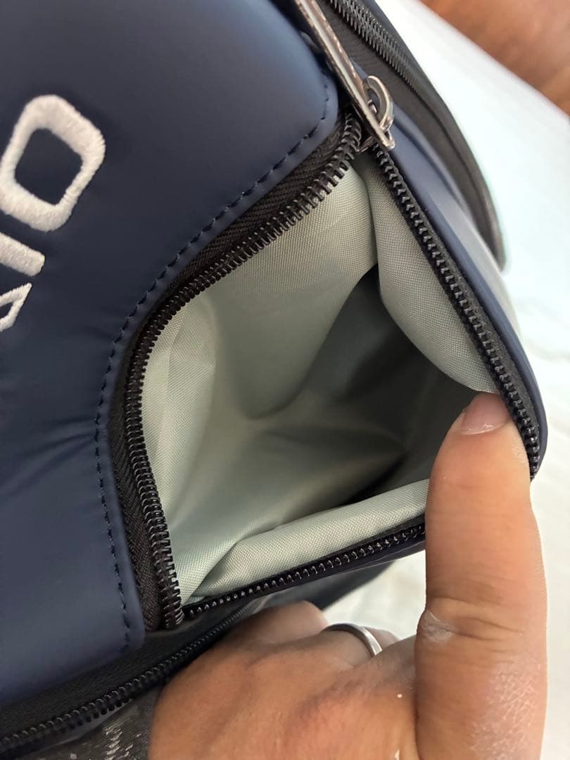 美品　XXIO キャディバッグ　ネイビー／ホワイト